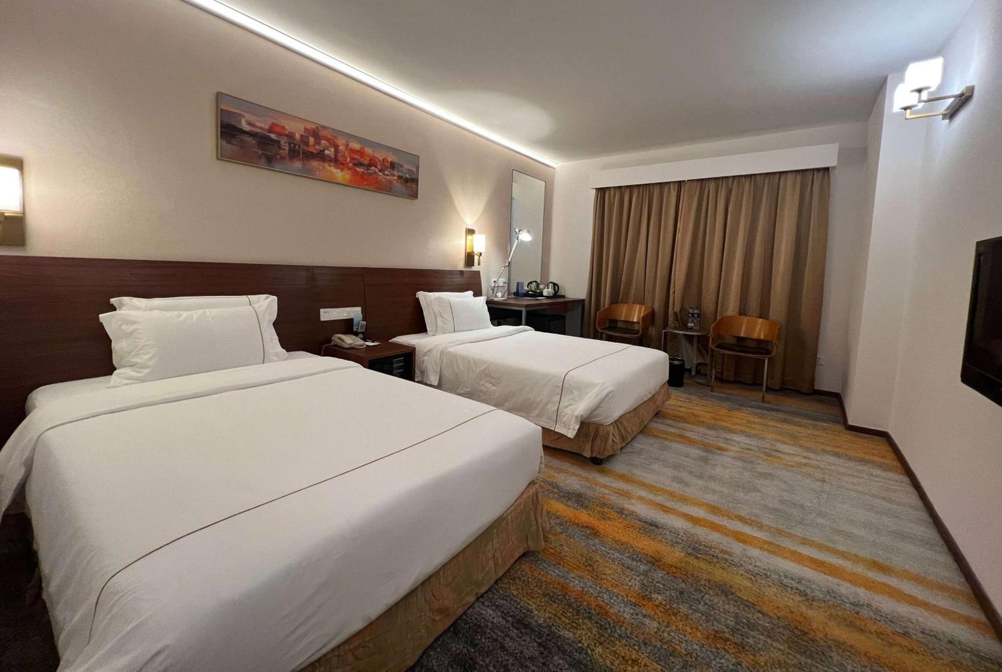 Days Inn Гуанчжоу Экстерьер фото